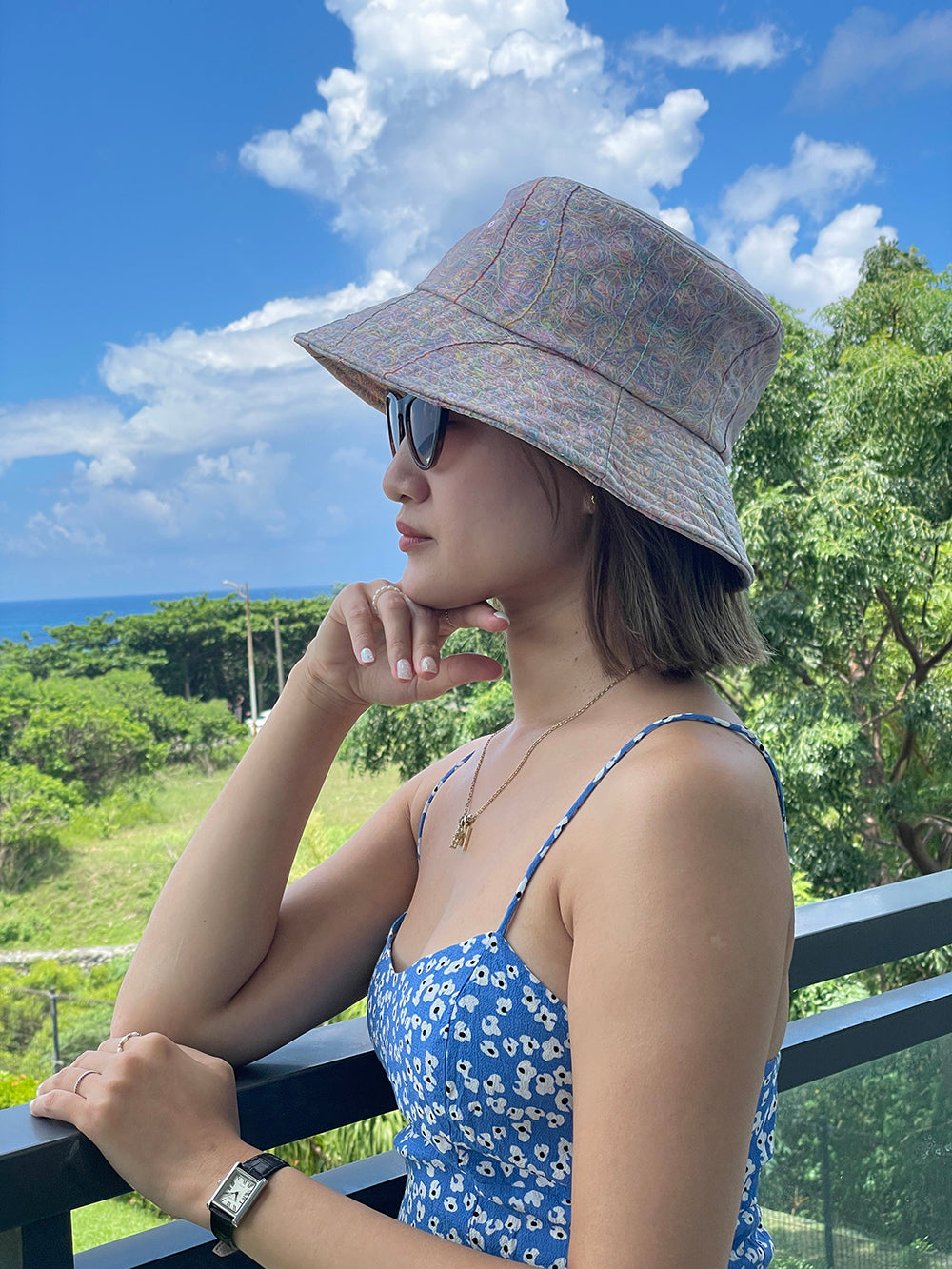 Circular yarn embroidered bucket hat - Flow of love